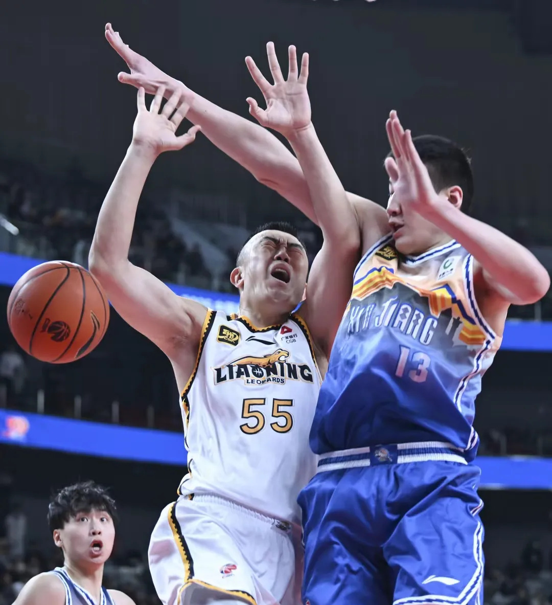辽宁男篮客场失利,遭遇暂时停滞 辽宁男篮客场失利,遭遇暂时停滞