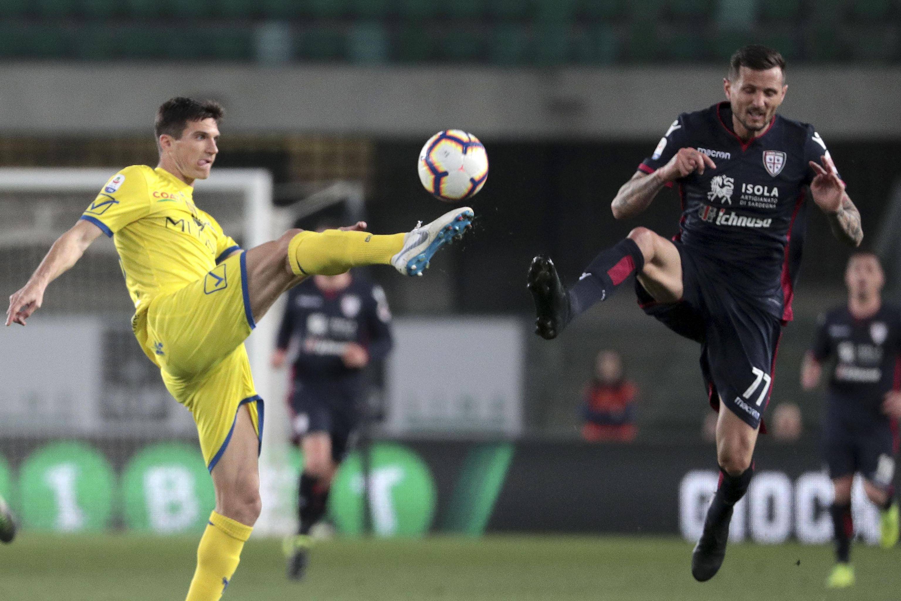 包含卡利亚里主场扭转局面，全队士气高昂的词条