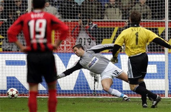 爱游戏官网-包含汉堡球员遭遇恶整事件曝光，德甲纪律问题频频引发讨论的词条