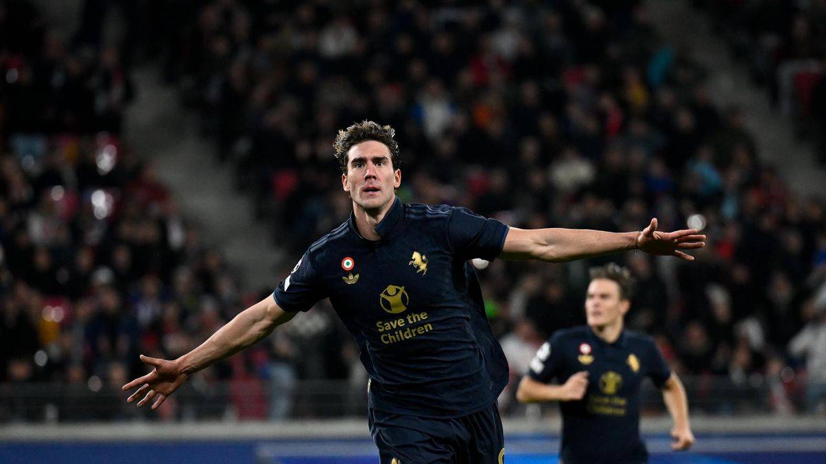 尤文图斯惊险晋级,欧冠硝烟弥漫的简单介绍 尤文图斯惊险晋级,欧冠硝烟弥漫的简单介绍