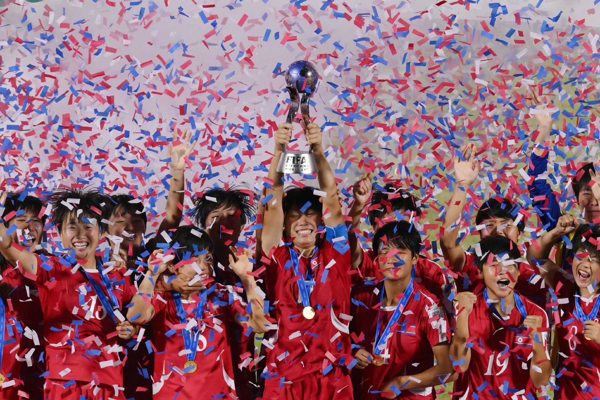 壮观场面!国际女足联赛总冠军产生 壮观场面!国际女足联赛总冠军产生