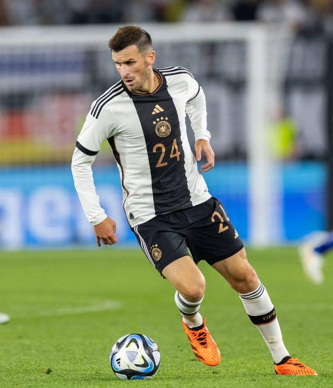 爱游戏tv-关于雷恩迪亚拉尼火力全开，击败对手的信息