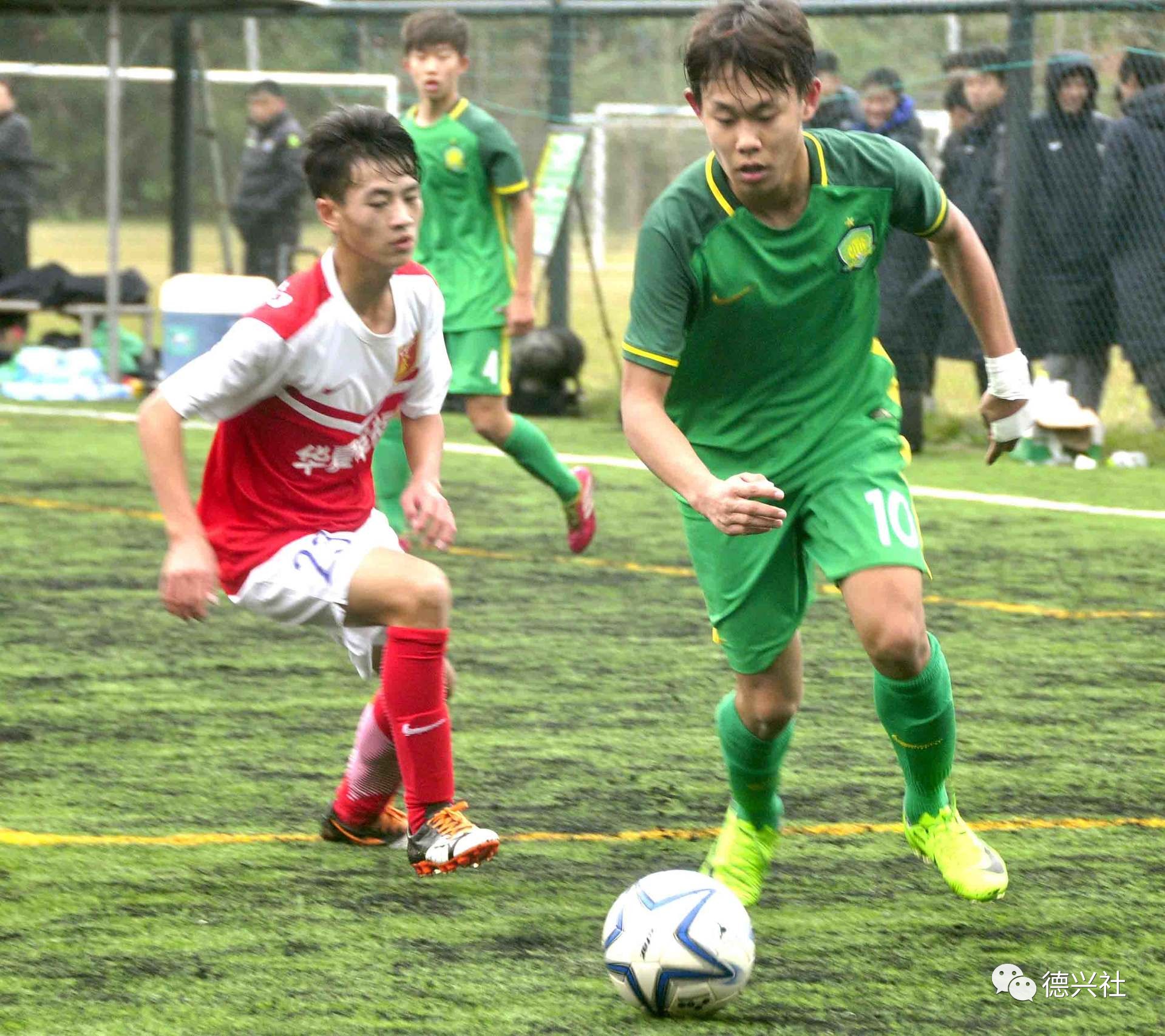 爱游戏官方入口-包含湖南湘涛主场战平山东鲁能，稳固战术布置的词条