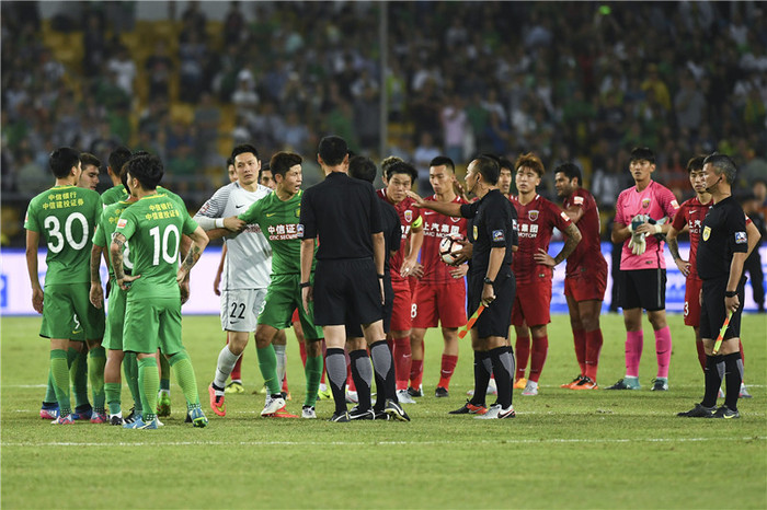 广州恒大主场战平重庆当代力帆，保住榜首位置的简单介绍
