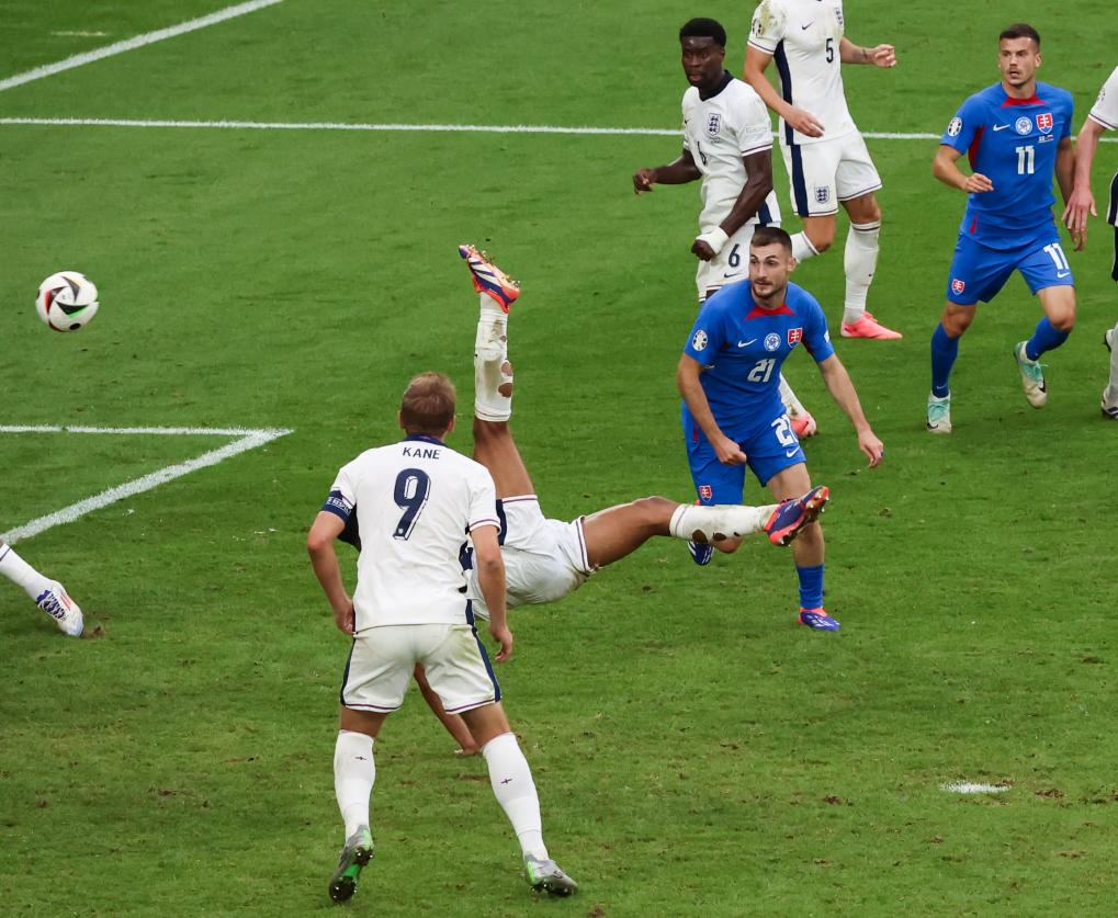 瑞士队大胜一仗,稳固欧锦赛席位的简单介绍 瑞士队大胜一仗,稳固欧锦赛席位的简单介绍