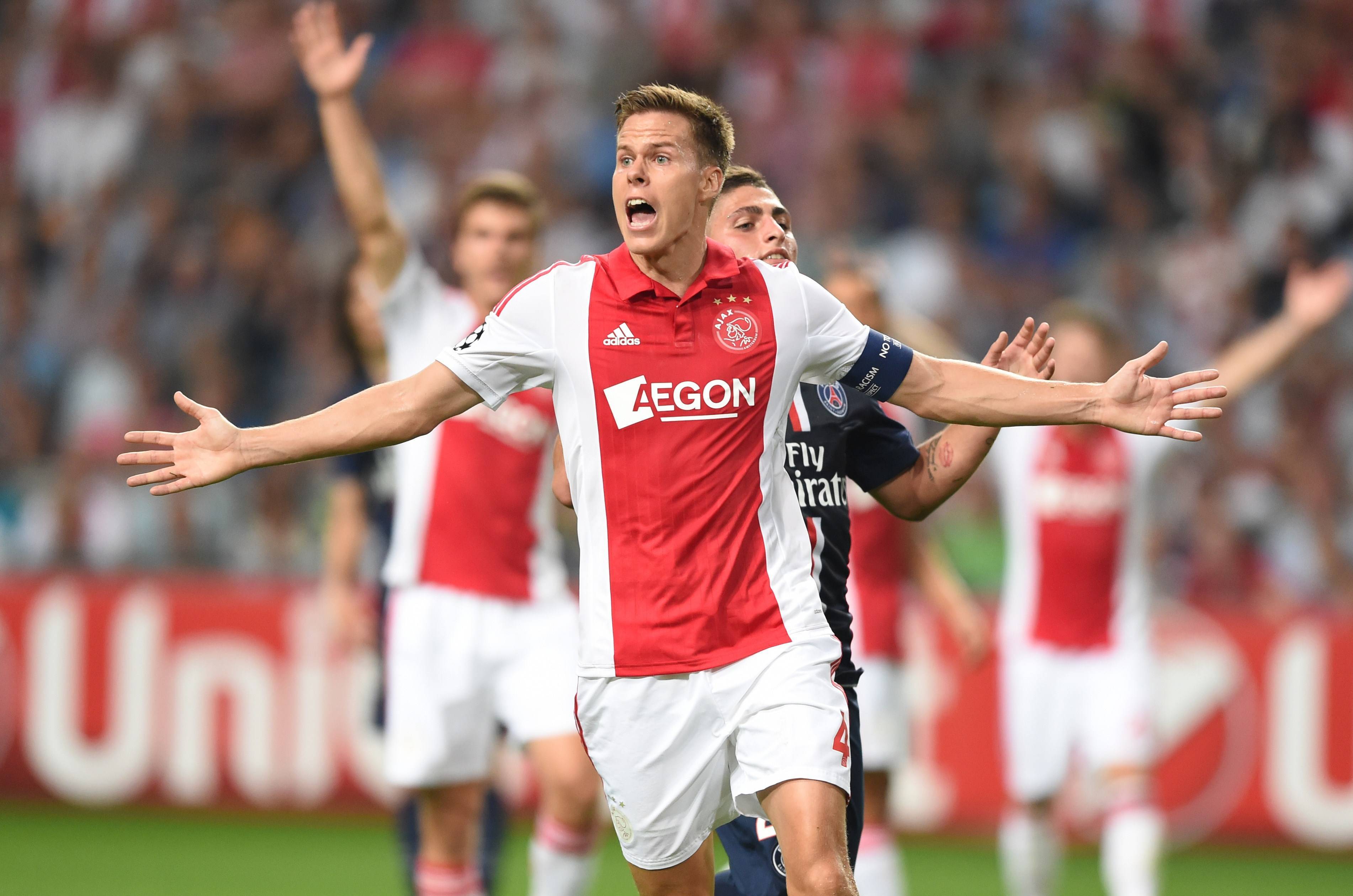 阿贾克斯与多特蒙德-握手言和，两队难分胜负的简单介绍