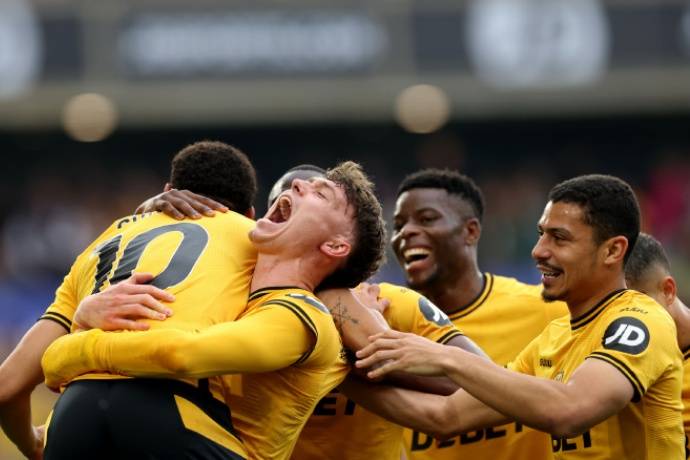 狼队连破两门,客场击败南安普敦 狼队连破两门,客场击败南安普敦