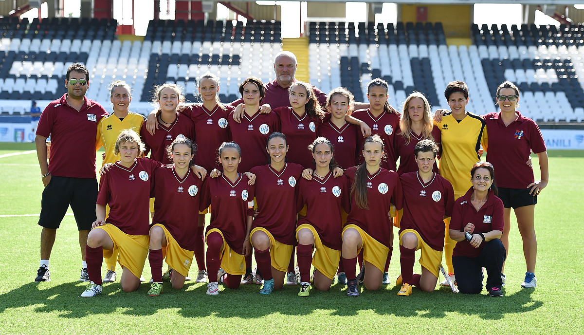 爱游戏入口-欧洲籍球员在国内联赛中表现抢眼