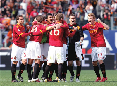 元老球员闪耀,弗赖堡队再次获胜的简单介绍 元老球员闪耀,弗赖堡队再次获胜的简单介绍