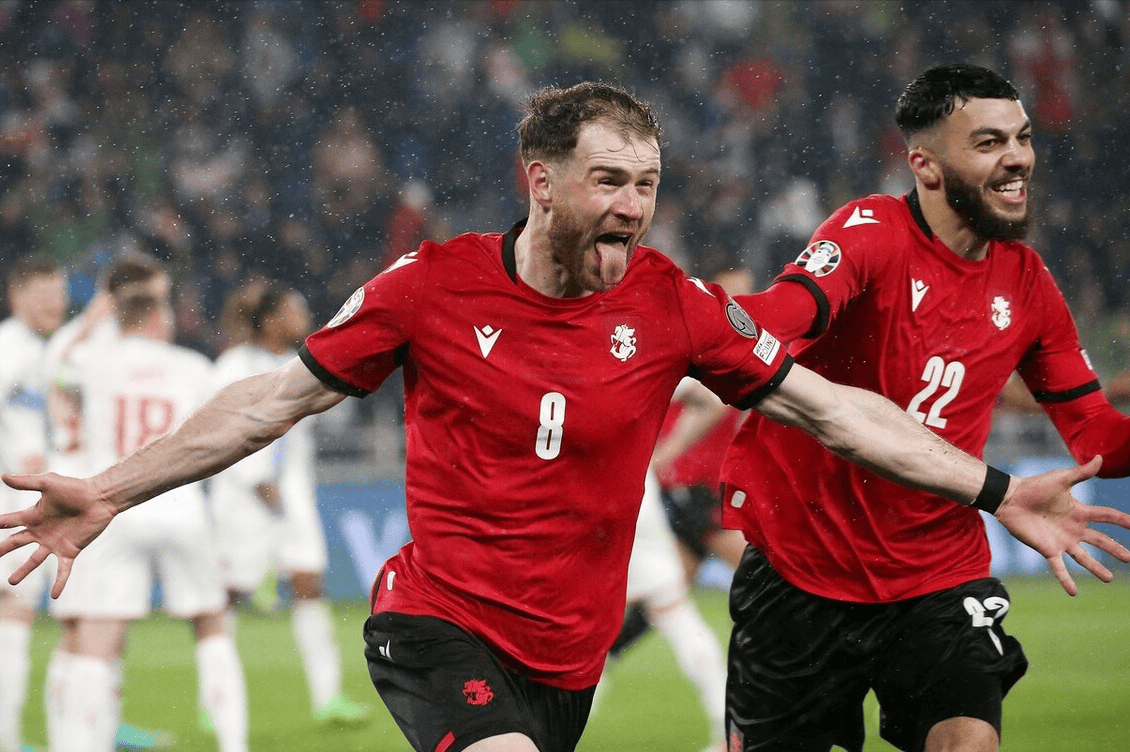 包含卢森堡队实力强大，击败立陶宛队晋级欧洲杯预选赛的词条