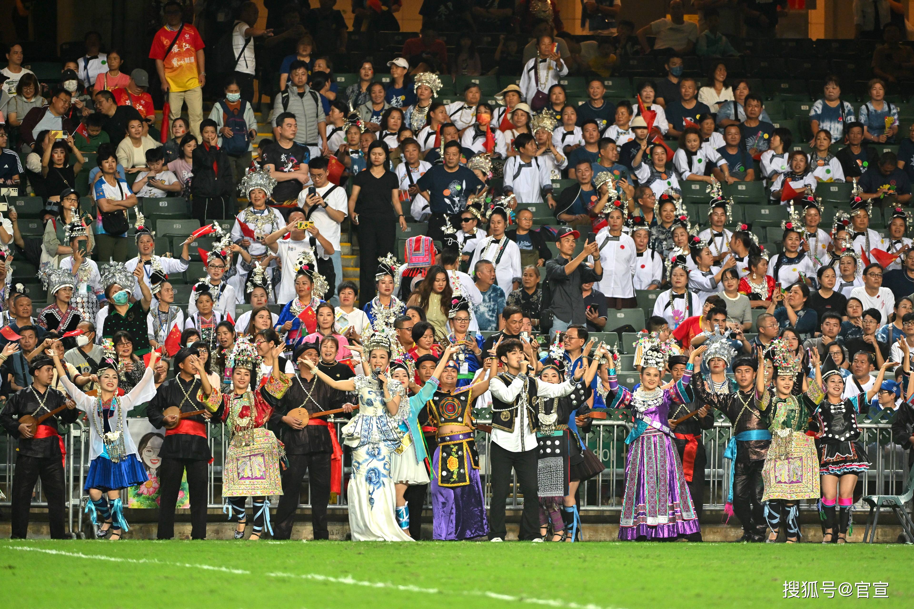 关于球队的奋勇拼搏,感染现场观众的信息 关于球队的奋勇拼搏,感染现场观众的信息