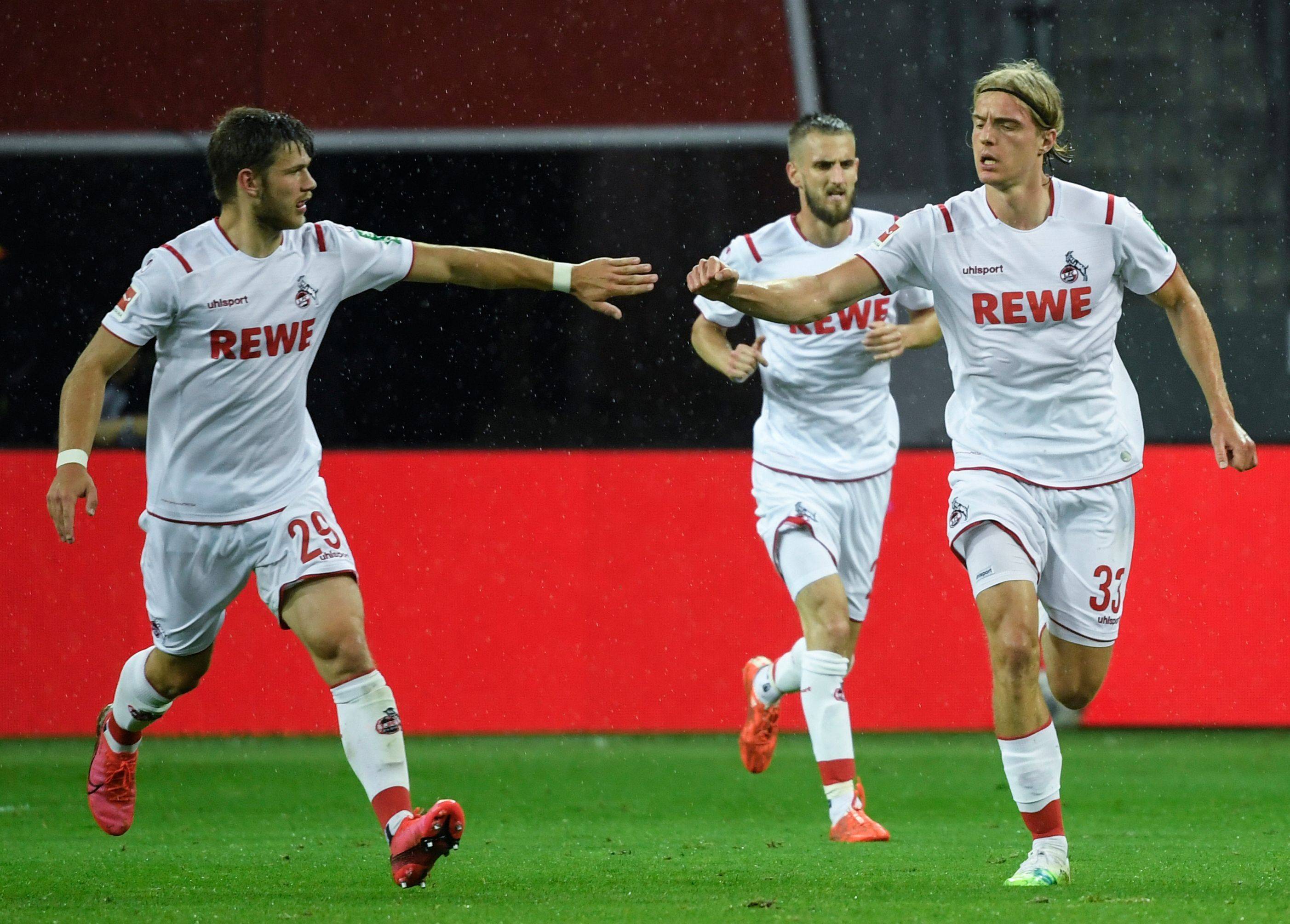 哈德斯菲尔德客场输给水晶宫，保级形势日益严峻的简单介绍