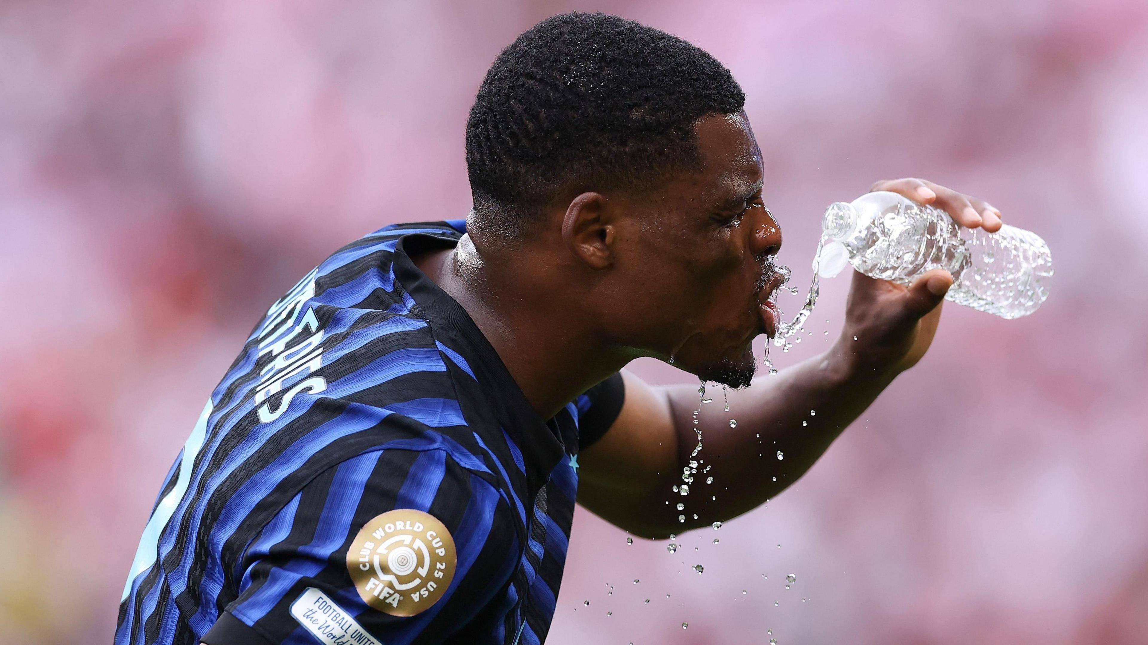 爱游戏大厅-包含欧国联比赛做好防疫工作，球员健康安全受关注的词条