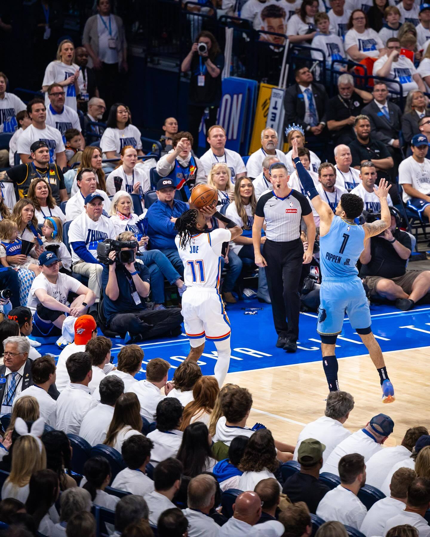 火箭主场横扫灰熊，取得赛季开门红