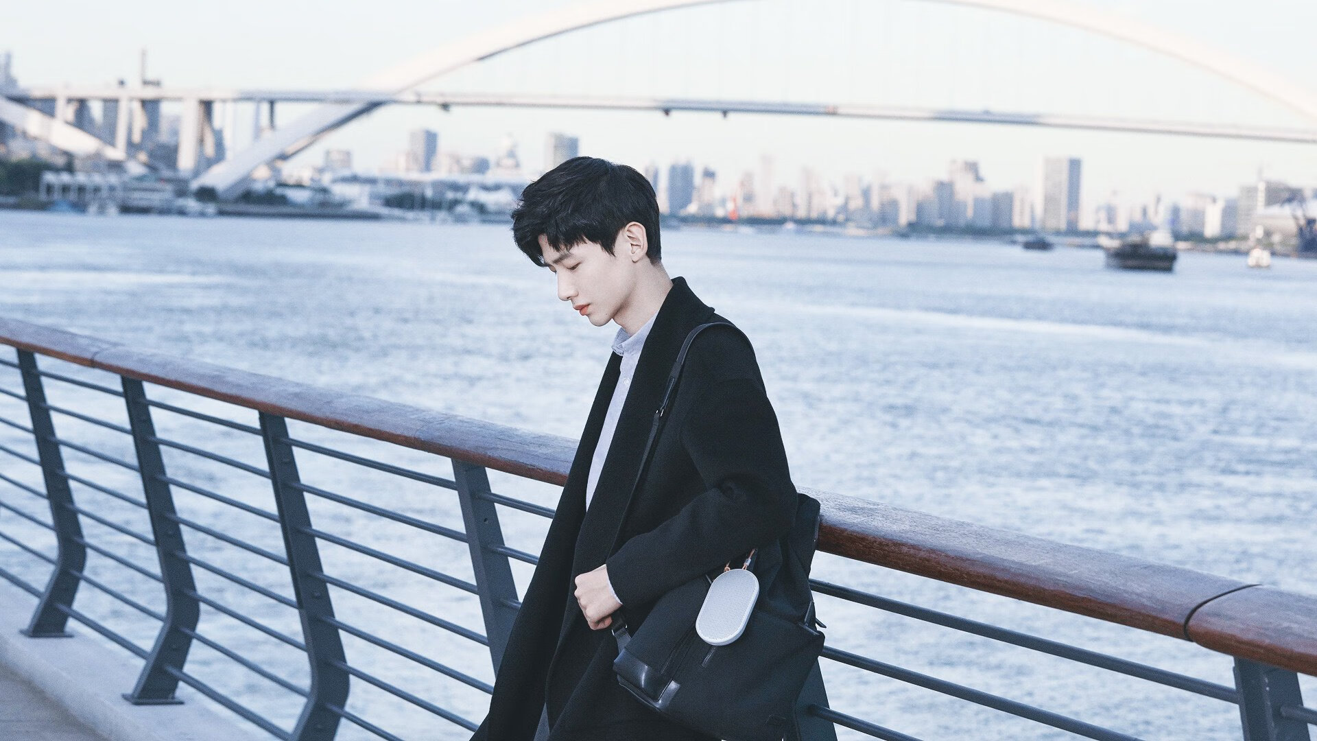 冰封的制胜，伦纳德与三国世界杯之夜的共振